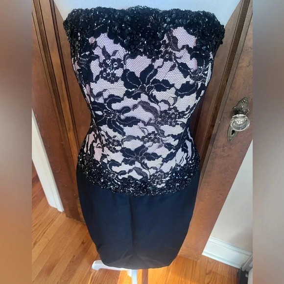 Lian Carlo Nude and Lace Strapless Dress Women Size 10 - Picture 1 of 8